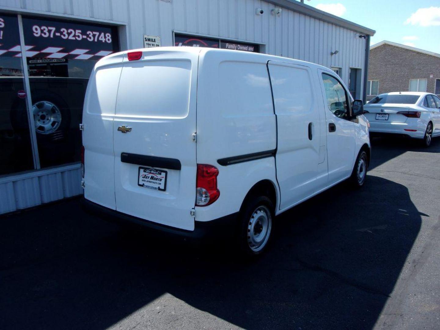 2018 WHITE CHEVROLET CITY EXPRESS LT (3N63M0ZN1JK) with an 2.0L engine, Automatic transmission, located at 501 E. Columbia St., Springfield, OH, 45503, (800) 262-7122, 39.925262, -83.801796 - *** 1 Owner *** Serviced and Detailed *** 2.0L *** FWD *** NICE *** Jay North Auto has offered hand picked vehicles since 1965! Our customer's enjoy a NO pressure buying experience with a small town feel. All of our vehicles get fully inspected and detailed. We are a preferred dealer for many l - Photo#3