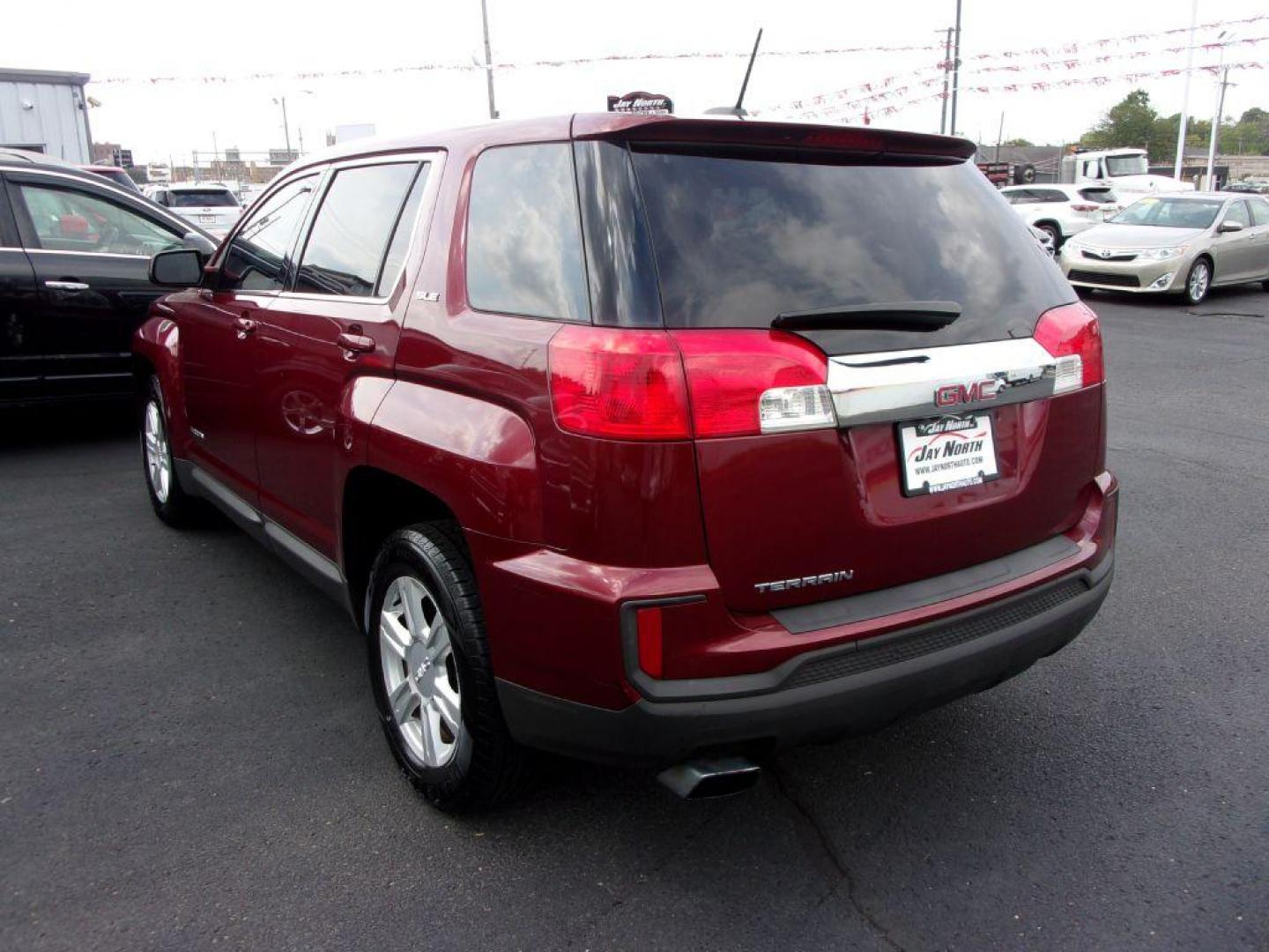 2016 RED GMC TERRAIN SLE (2GKALMEK5G6) with an 2.4L engine, Automatic transmission, located at 501 E. Columbia St., Springfield, OH, 45503, (800) 262-7122, 39.925262, -83.801796 - Photo#4