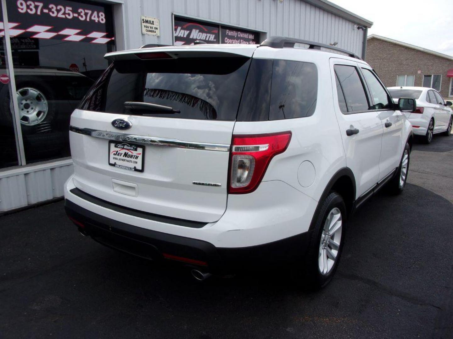 2015 WHITE FORD EXPLORER (1FM5K7B82FG) with an 3.5L engine, Automatic transmission, located at 501 E. Columbia St., Springfield, OH, 45503, (800) 262-7122, 39.925262, -83.801796 - ***1-Owner***Clean Carfax***New Tires***Base***3.5L V6***Serviced and Detailed*** Jay North Auto has offered hand picked vehicles since 1965! Our customer's enjoy a NO pressure buying experience with a small town feel. All of our vehicles get fully inspected and detailed. We are a preferred deal - Photo#3