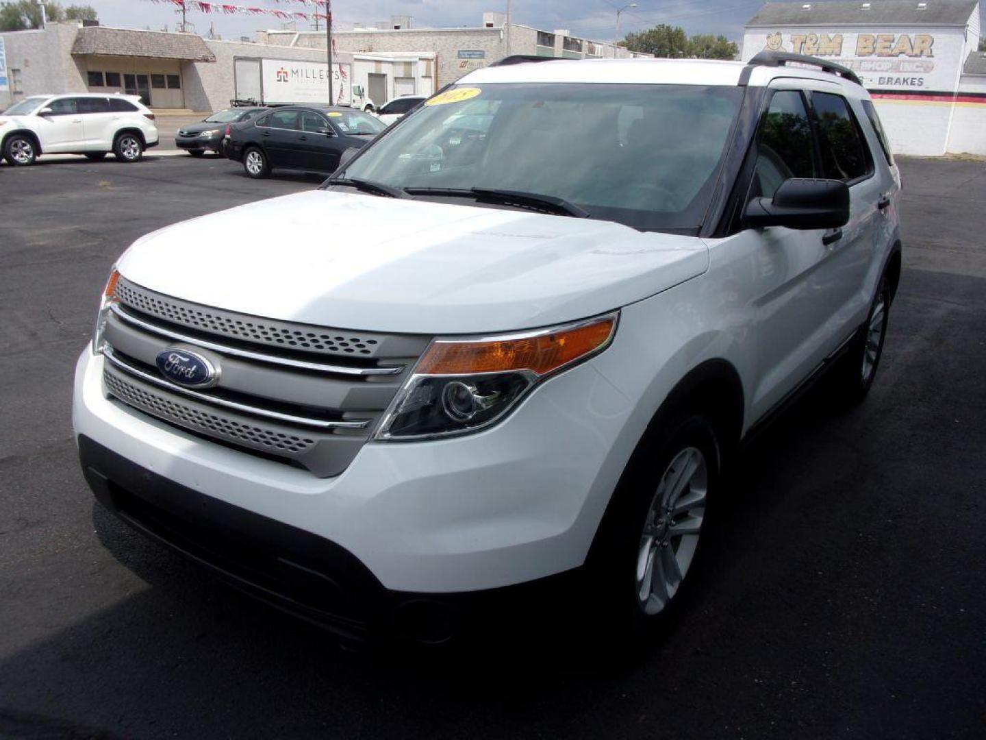 2015 WHITE FORD EXPLORER (1FM5K7B82FG) with an 3.5L engine, Automatic transmission, located at 501 E. Columbia St., Springfield, OH, 45503, (800) 262-7122, 39.925262, -83.801796 - ***1-Owner***Clean Carfax***New Tires***Base***3.5L V6***Serviced and Detailed*** Jay North Auto has offered hand picked vehicles since 1965! Our customer's enjoy a NO pressure buying experience with a small town feel. All of our vehicles get fully inspected and detailed. We are a preferred deal - Photo#6