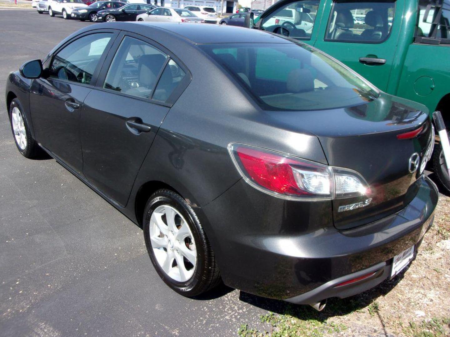 2010 GREY MAZDA 3 I (JM1BL1SF5A1) with an 2.0L engine, 5-Speed Manual transmission, located at 501 E. Columbia St., Springfield, OH, 45503, (800) 262-7122, 39.925262, -83.801796 - *** 28 Service Records ***Clean Carfax***BOSE Sound System***Moonroof***5-Speed Manual***Serviced and Detailed*** Jay North Auto has offered hand picked vehicles since 1965! Our customer's enjoy a NO pressure buying experience with a small town feel. All of our vehicles get fully inspected and d - Photo#3