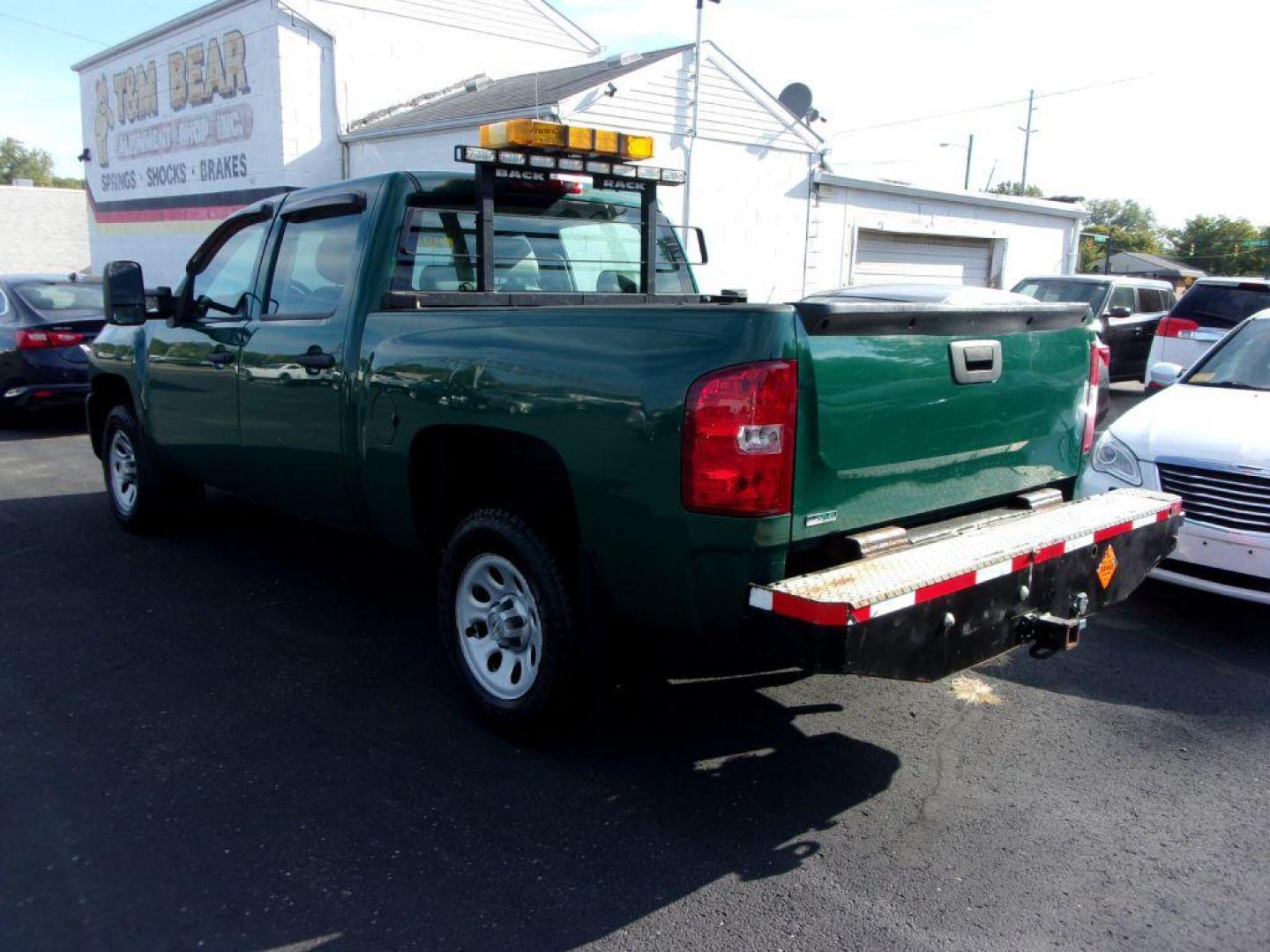 2011 GREEN CHEVROLET SILVERADO 1500 CREW CAB (3GCPCPEA1BG) with an 4.8L engine, Automatic transmission, located at 501 E. Columbia St., Springfield, OH, 45503, (800) 262-7122, 39.925262, -83.801796 - Photo#3