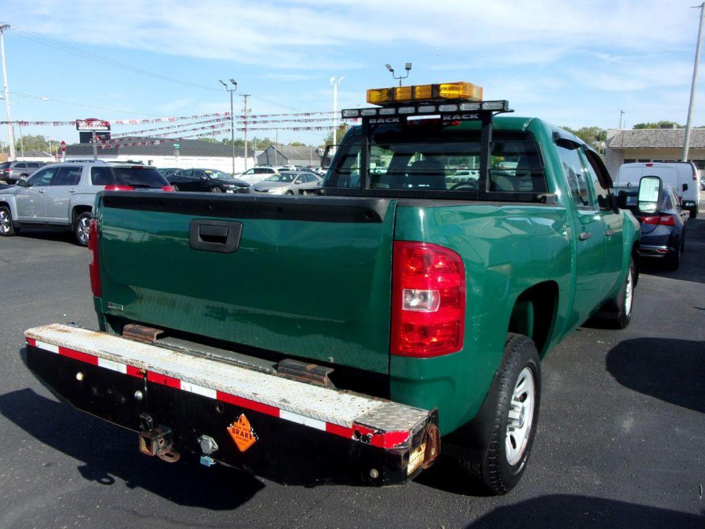 2011 GREEN CHEVROLET SILVERADO 1500 CREW CAB (3GCPCPEA1BG) with an 4.8L engine, Automatic transmission, located at 501 E. Columbia St., Springfield, OH, 45503, (800) 262-7122, 39.925262, -83.801796 - Photo#5