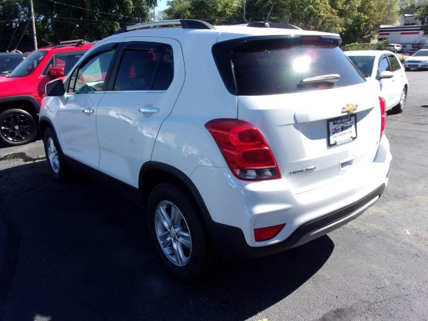 2018 WHITE CHEVROLET TRAX 1LT (KL7CJPSB6JB) with an 1.4L engine, Automatic transmission, located at 501 E. Columbia St., Springfield, OH, 45503, (800) 262-7122, 39.925262, -83.801796 - Photo#5