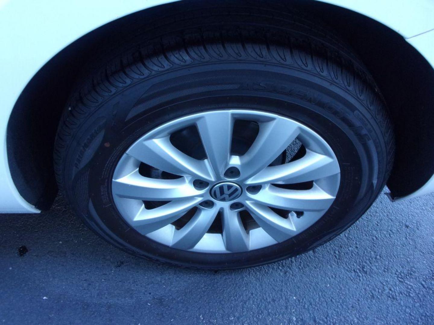 2013 WHITE VOLKSWAGEN BEETLE 2.5L (3VWFP7AT4DM) with an 2.5L engine, Automatic transmission, located at 501 E. Columbia St., Springfield, OH, 45503, (800) 262-7122, 39.925262, -83.801796 - ***Only 84k Miles***2.5L***SHARP***VW Beetle***Serviced and Detailed*** Jay North Auto has offered hand picked vehicles since 1965! Our customer's enjoy a NO pressure buying experience with a small town feel. All of our vehicles get fully inspected and detailed. We are a preferred dealer for man - Photo#18