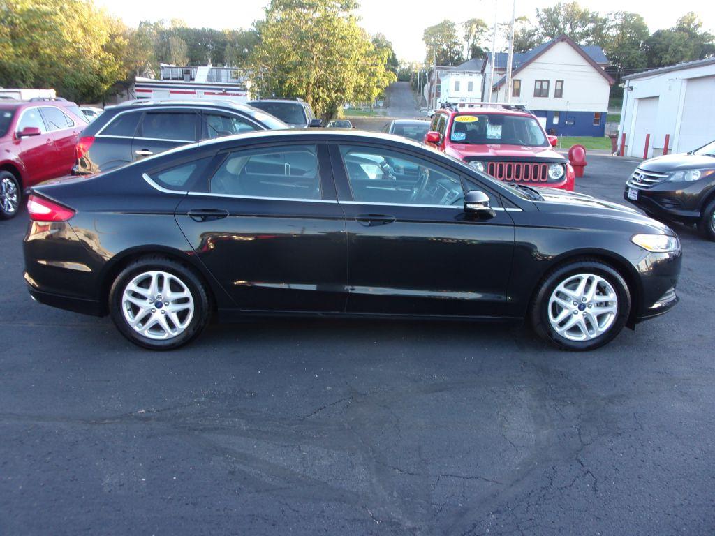 photo of 2015 FORD FUSION SE