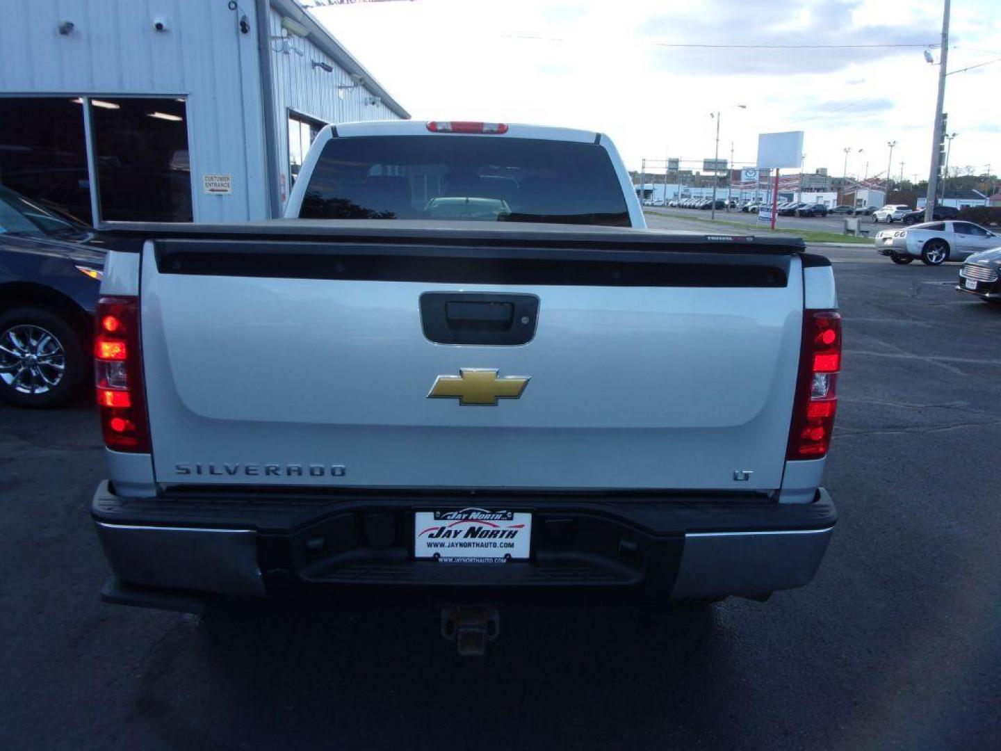 2013 SILVER CHEVROLET SILVERADO 1500 LT (1GCRCSE09DZ) with an 5.3L engine, Automatic transmission, located at 501 E. Columbia St., Springfield, OH, 45503, (800) 262-7122, 39.925262, -83.801796 - *** Serviced and Detailed *** Clean CarFax *** Z71 2WD *** Jay North Auto has offered hand picked vehicles since 1965! Our customer's enjoy a NO pressure buying experience with a small town feel. All of our vehicles get fully inspected and detailed. We are a preferred dealer for many local credi - Photo#5