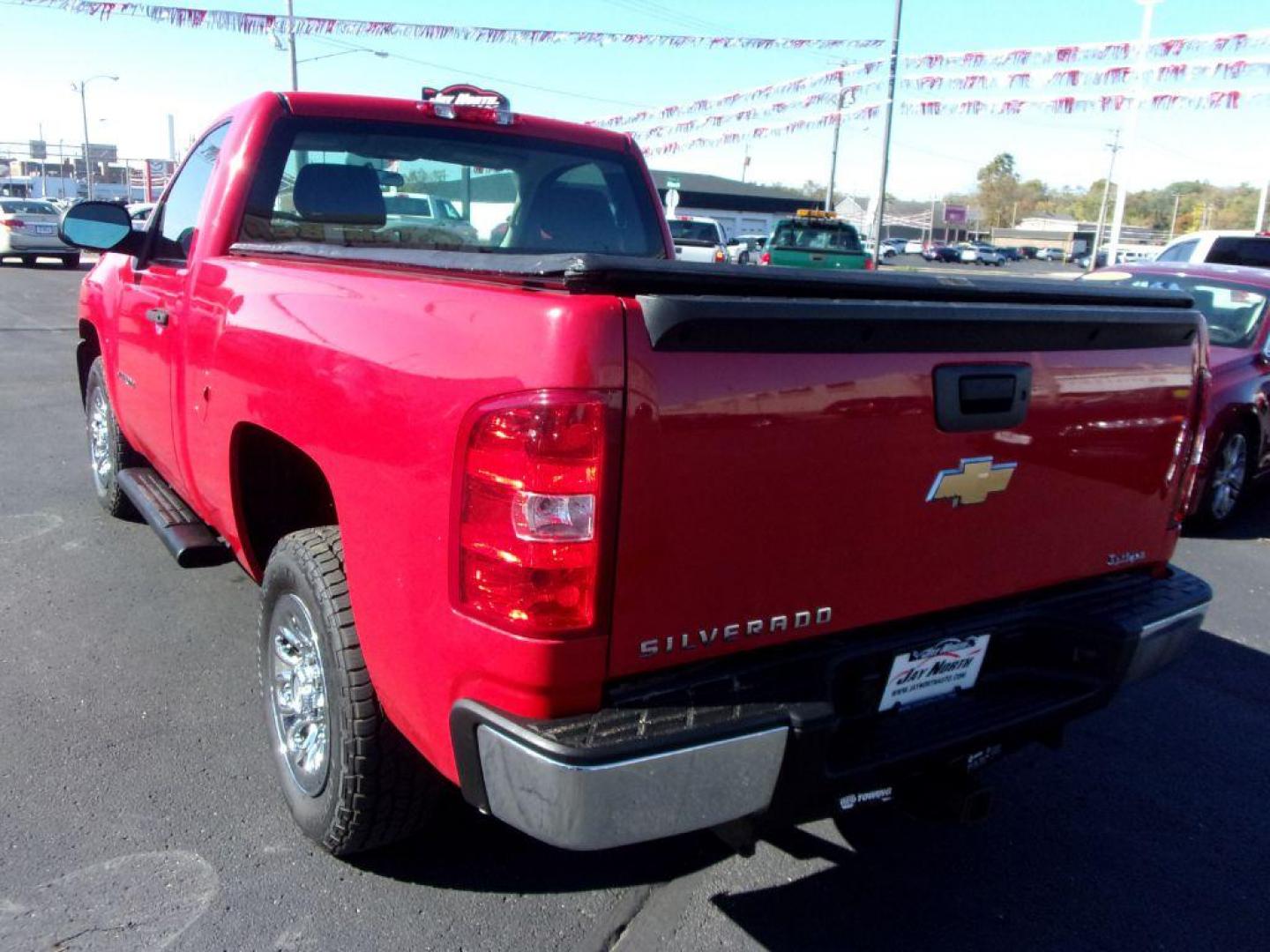 2010 RED CHEVROLET SILVERADO 1500 REGULAR CAB (1GCPCPEX1AZ) with an 4.3L engine, Automatic transmission, located at 501 E. Columbia St., Springfield, OH, 45503, (800) 262-7122, 39.925262, -83.801796 - *** NICE *** Serviced and Detailed *** 4.3L V6 *** Jay North Auto has offered hand picked vehicles since 1965! Our customer's enjoy a NO pressure buying experience with a small town feel. All of our vehicles get fully inspected and detailed. We are a preferred dealer for many local credit unions - Photo#5