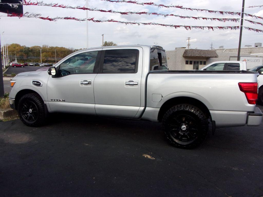 photo of 2017 NISSAN TITAN SV