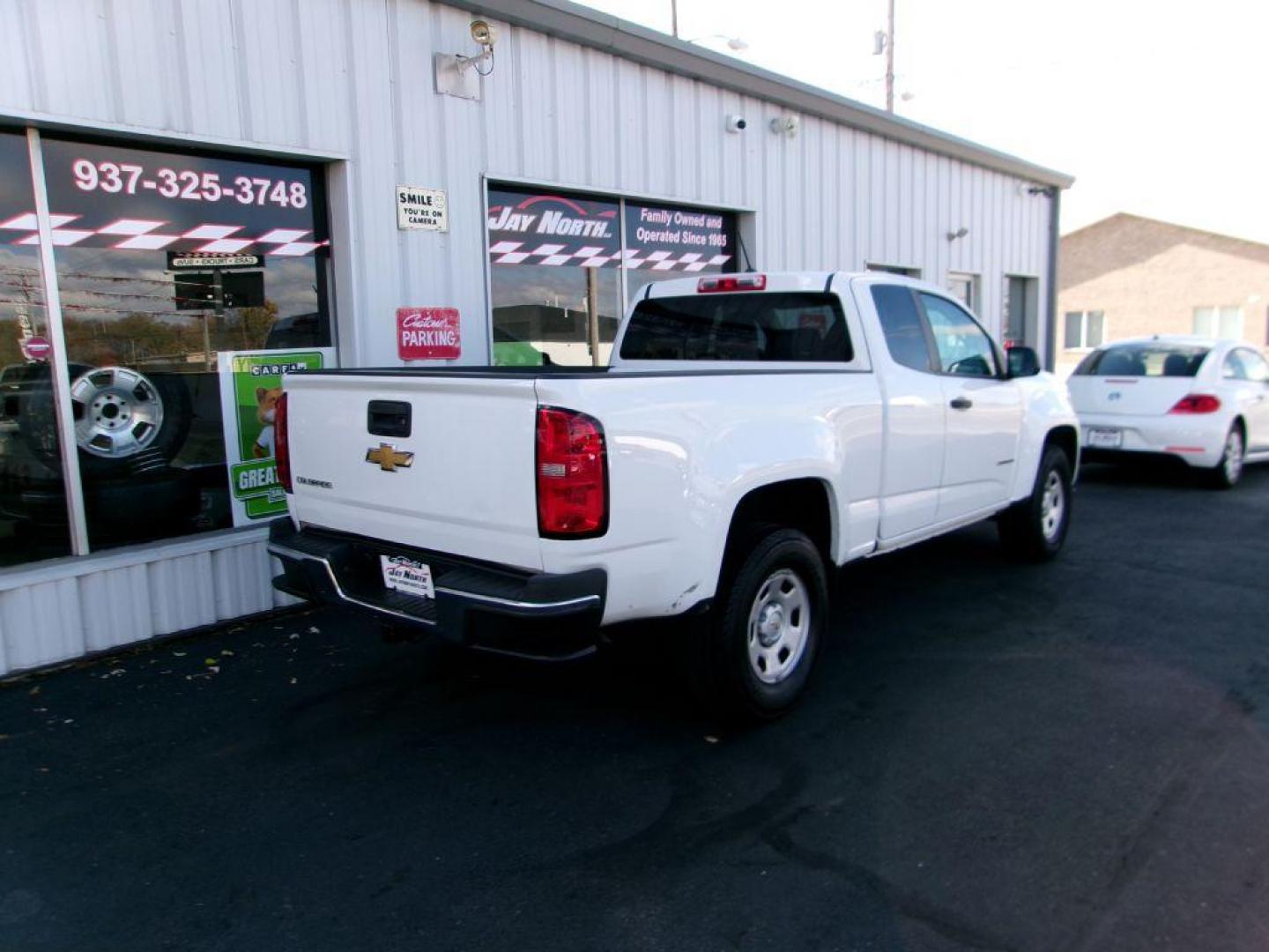 2020 WHITE CHEVROLET COLORADO EXT CAB 2WT (1GCHSBEA5L1) with an 2.5L engine, Automatic transmission, located at 501 E. Columbia St., Springfield, OH, 45503, (800) 262-7122, 39.925262, -83.801796 - Photo#3