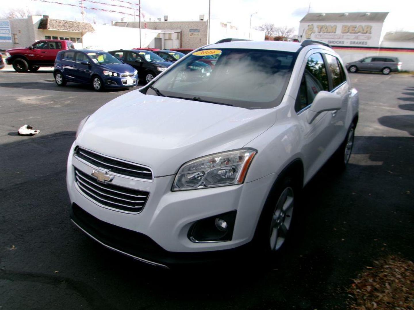 2016 WHITE CHEVROLET TRAX LTZ (3GNCJMSB9GL) with an 1.4L engine, Automatic transmission, located at 501 E. Columbia St., Springfield, OH, 45503, (800) 262-7122, 39.925262, -83.801796 - ***New Tires***LTZ***Heated Leather Seating***Back-up Camera***Serviced and Detailed*** Jay North Auto has offered hand picked vehicles since 1965! Our customer's enjoy a NO pressure buying experience with a small town feel. All of our vehicles get fully inspected and detailed. We are a preferre - Photo#6