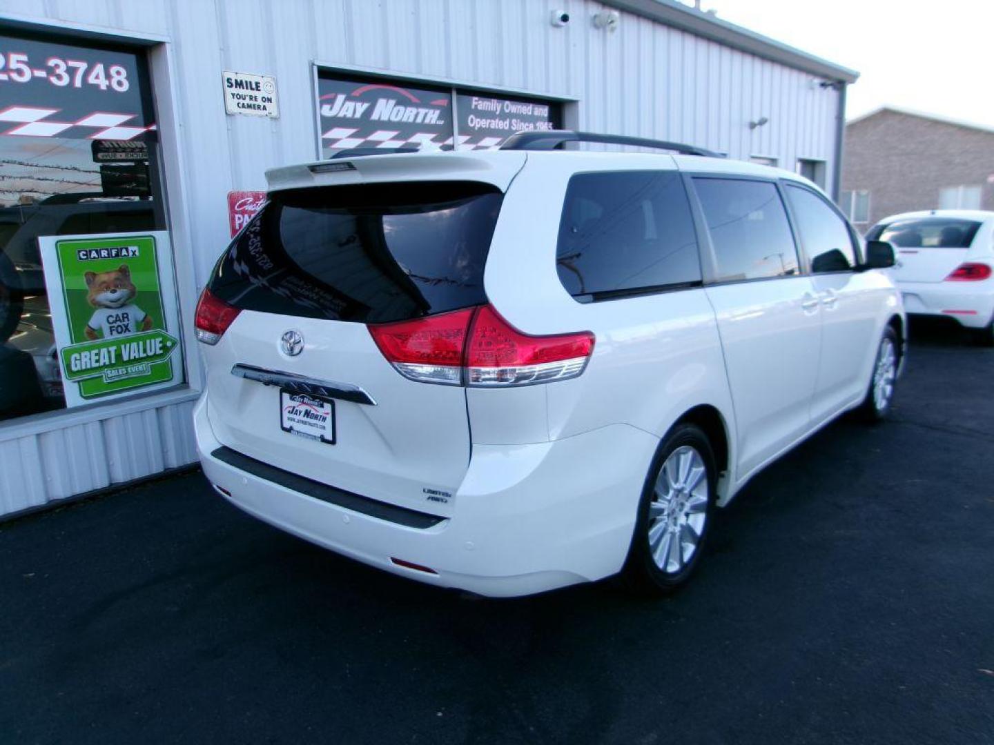 2014 WHITE TOYOTA SIENNA LIMITED (5TDDK3DC0ES) with an 3.5L engine, Automatic transmission, located at 501 E. Columbia St., Springfield, OH, 45503, (800) 262-7122, 39.925262, -83.801796 - ***Limited***LOADED***Heated Leather Seating***Dual Moon Roof***Blind Spot***AWD***1-Owner***Serviced and Detailed*** Jay North Auto has offered hand picked vehicles since 1965! Our customer's enjoy a NO pressure buying experience with a small town feel. All of our vehicles get fully inspected a - Photo#3