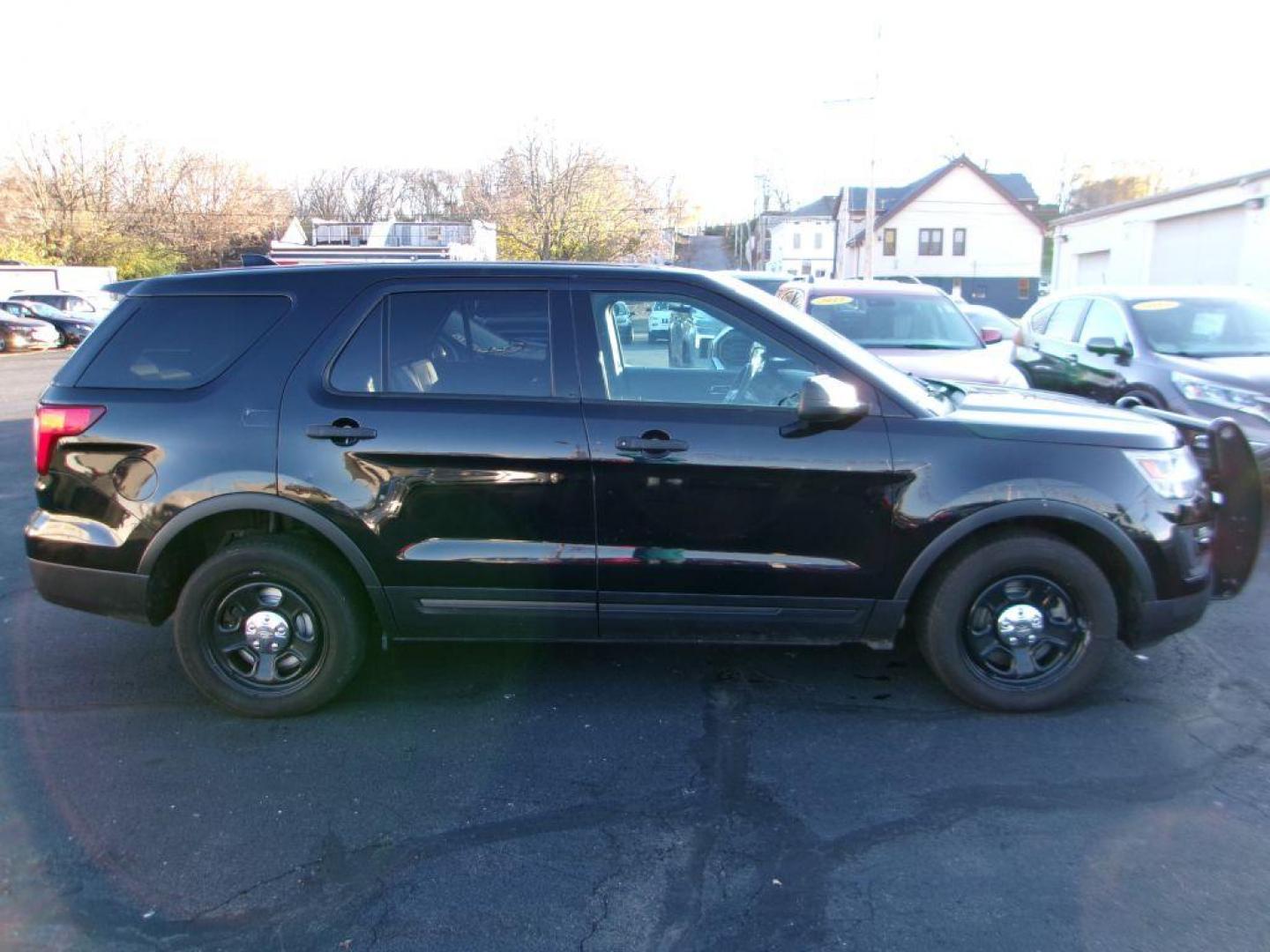 2017 BLACK FORD EXPLORER POLICE INTERCEPTOR (1FM5K8AR7HG) with an 3.7L engine, Automatic transmission, located at 501 E. Columbia St., Springfield, OH, 45503, (800) 262-7122, 39.925262, -83.801796 - Photo#0