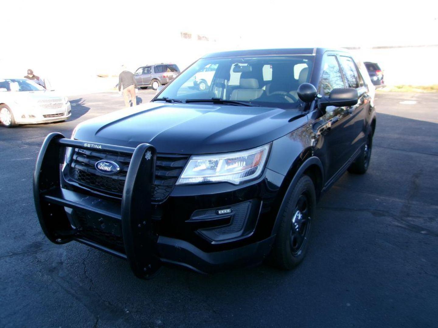 2017 BLACK FORD EXPLORER POLICE INTERCEPTOR (1FM5K8AR7HG) with an 3.7L engine, Automatic transmission, located at 501 E. Columbia St., Springfield, OH, 45503, (800) 262-7122, 39.925262, -83.801796 - Photo#5