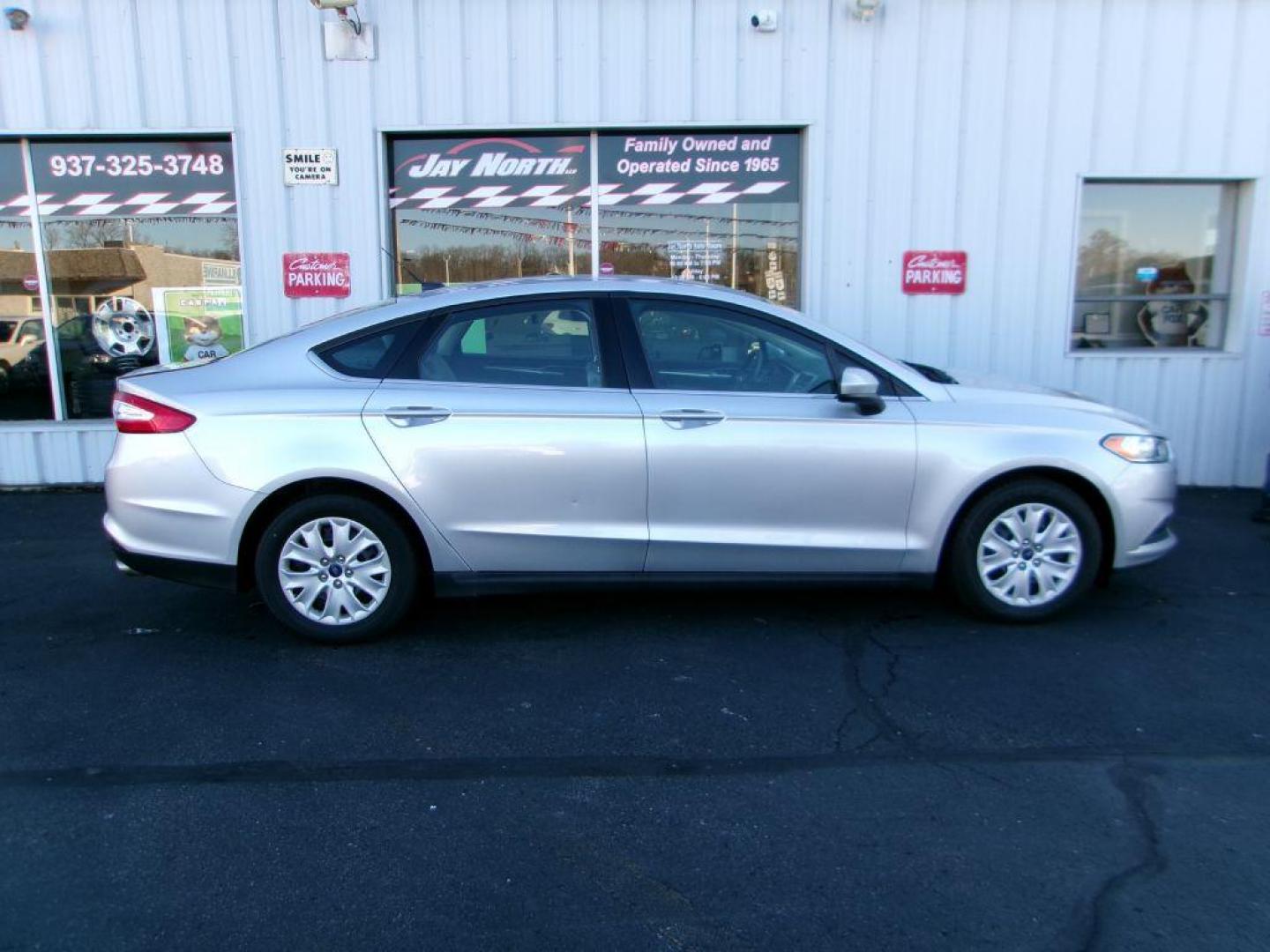 2014 SILVER FORD FUSION S (3FA6P0G71ER) with an 2.5L engine, Automatic transmission, located at 501 E. Columbia St., Springfield, OH, 45503, (800) 262-7122, 39.925262, -83.801796 - ** S ** Serviced and Detailed *** 2.5L *** FWD *** 34 MPG HWY *** Jay North Auto has offered hand picked vehicles since 1965! Our customer's enjoy a NO pressure buying experience with a small town feel. All of our vehicles get fully inspected and detailed. We are a preferred dealer for many loca - Photo#0