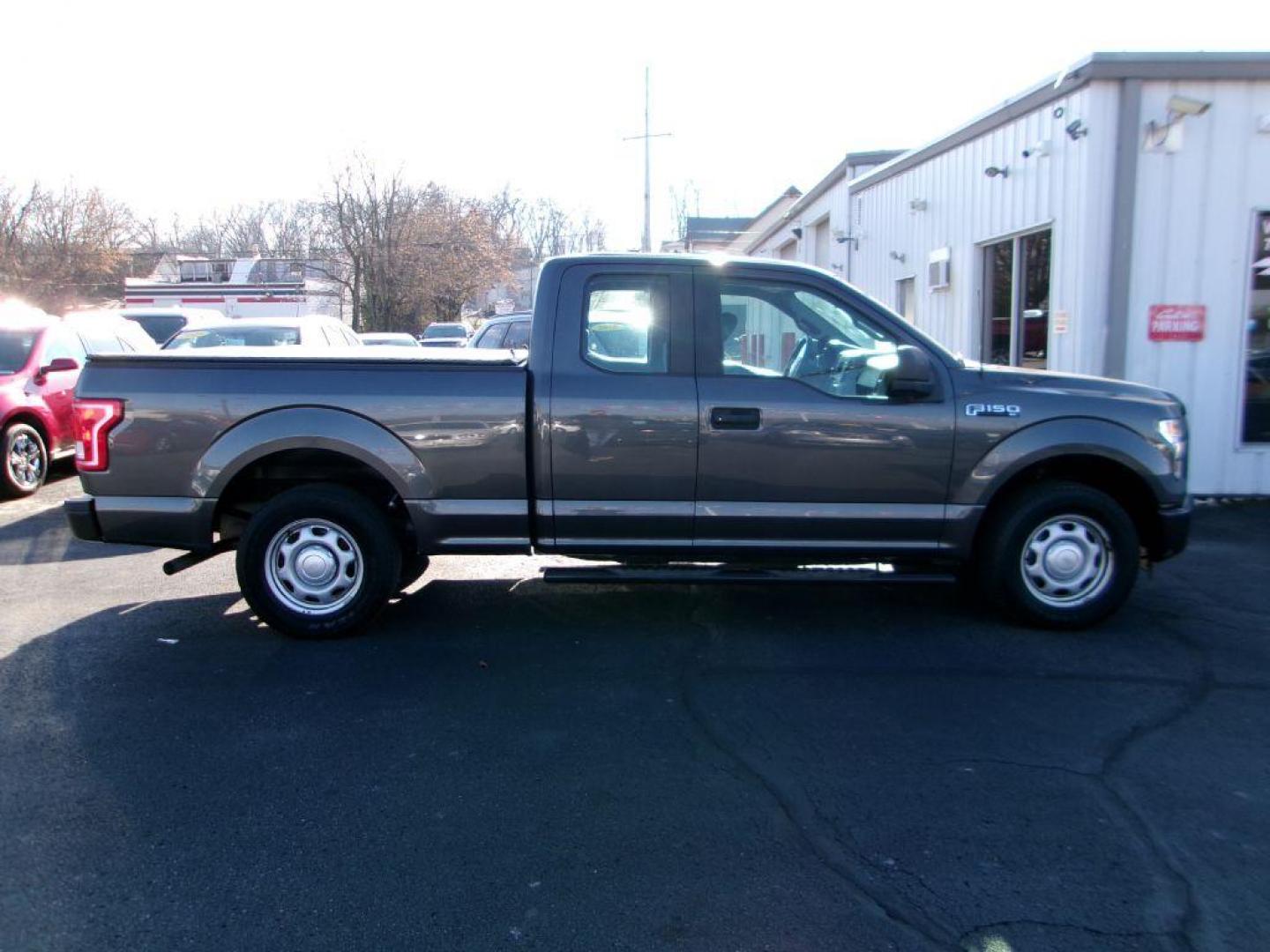 2016 GRAY FORD F150 SUPER CAB (1FTEX1C87GF) with an 3.5L engine, Automatic transmission, located at 501 E. Columbia St., Springfield, OH, 45503, (800) 262-7122, 39.925262, -83.801796 - *** 1 OWNER *** 3.5L V6 *** Back Up Camera *** XL *** Serviced and Detailed *** Jay North Auto has offered hand picked vehicles since 1965! Our customer's enjoy a NO pressure buying experience with a small town feel. All of our vehicles get fully inspected and detailed. We are a preferred dealer - Photo#0