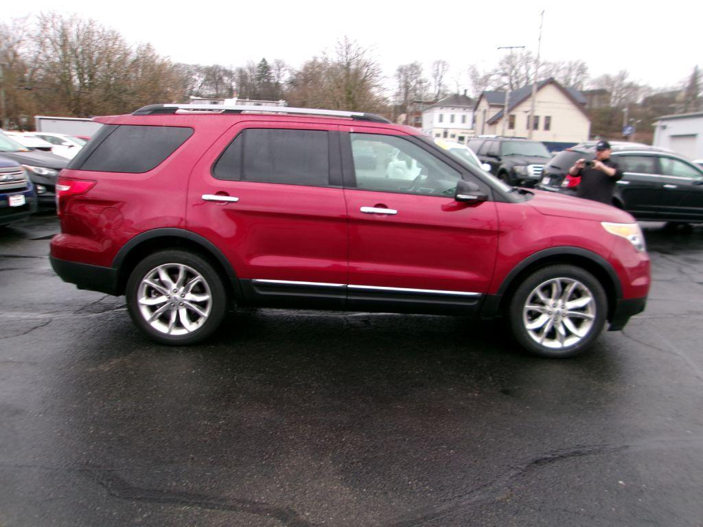 photo of 2015 FORD EXPLORER XLT