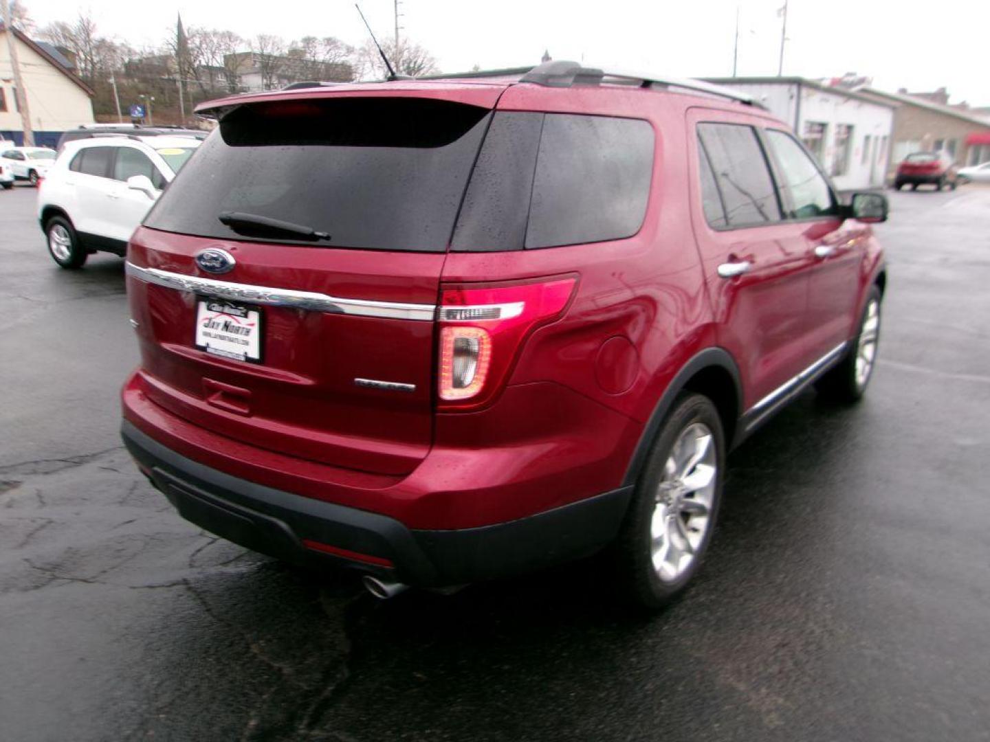 2015 RED FORD EXPLORER XLT (1FM5K8D86FG) with an 3.5L engine, Automatic transmission, located at 501 E. Columbia St., Springfield, OH, 45503, (800) 262-7122, 39.925262, -83.801796 - ***4WD***XLT***Dual Panel Moonroof***Navigation***Power Liftgate***Serviced and Detailed*** Jay North Auto has offered hand picked vehicles since 1965! Our customer's enjoy a NO pressure buying experience with a small town feel. All of our vehicles get fully inspected and detailed. We are a pref - Photo#3