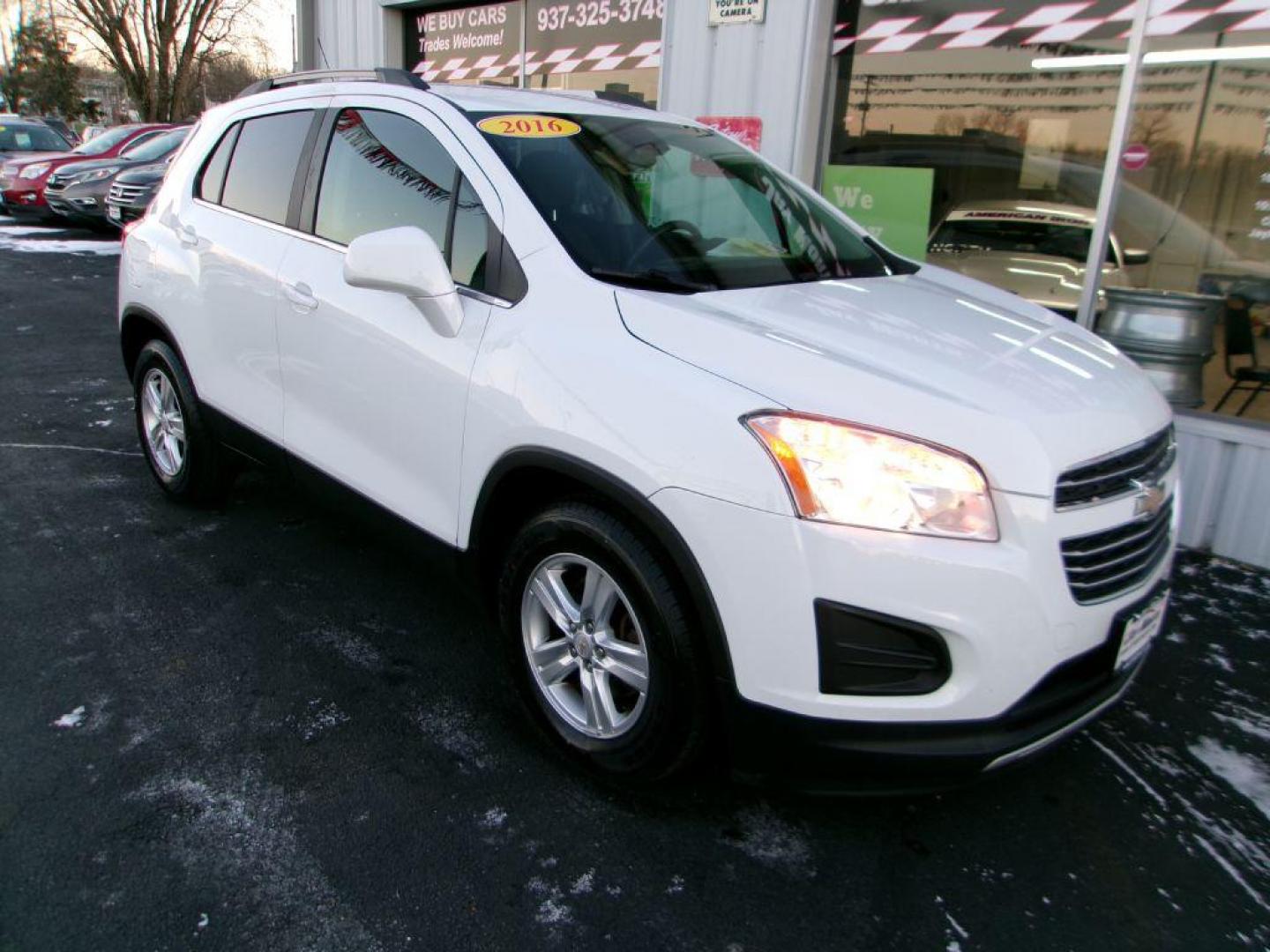 2016 WHITE CHEVROLET TRAX 1LT (KL7CJLSBXGB) with an 1.4L engine, Automatic transmission, located at 501 E. Columbia St., Springfield, OH, 45503, (800) 262-7122, 39.925262, -83.801796 - *** Serviced and Detailed *** Back Up Camera w/ Touch Screen *** FWD *** Jay North Auto has offered hand picked vehicles since 1965! Our customer's enjoy a NO pressure buying experience with a small town feel. All of our vehicles get fully inspected and detailed. We are a preferred dealer for - Photo#1