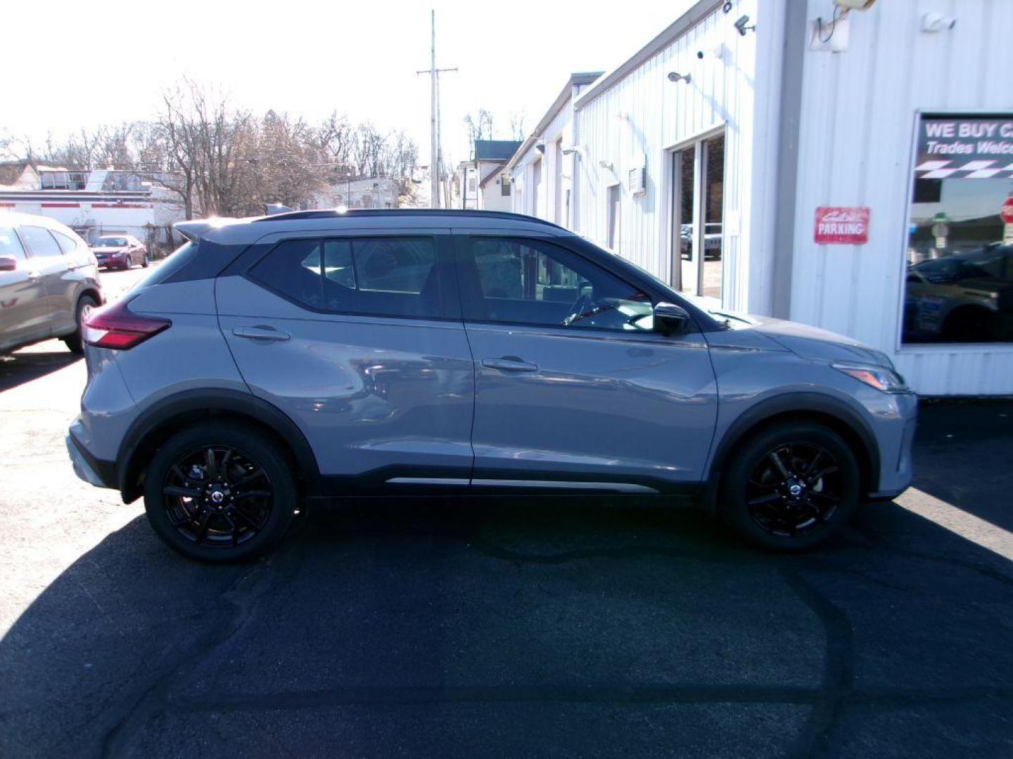 2021 GRAY NISSAN KICKS SR (3N1CP5DV1ML) with an 1.6L engine, Continuously Variable transmission, located at 501 E. Columbia St., Springfield, OH, 45503, (800) 262-7122, 39.925262, -83.801796 - *** 1 Owner *** Serviced and Detailed *** SR *** Apple CarPlay *** Blind Spot Warning *** Lane Depart Warning *** Cross Traffic Alert *** Remote Start *** LOADED *** Jay North Auto has offered hand picked vehicles since 1965! Our customer's enjoy a NO pressure buying experience with a small tow - Photo#0