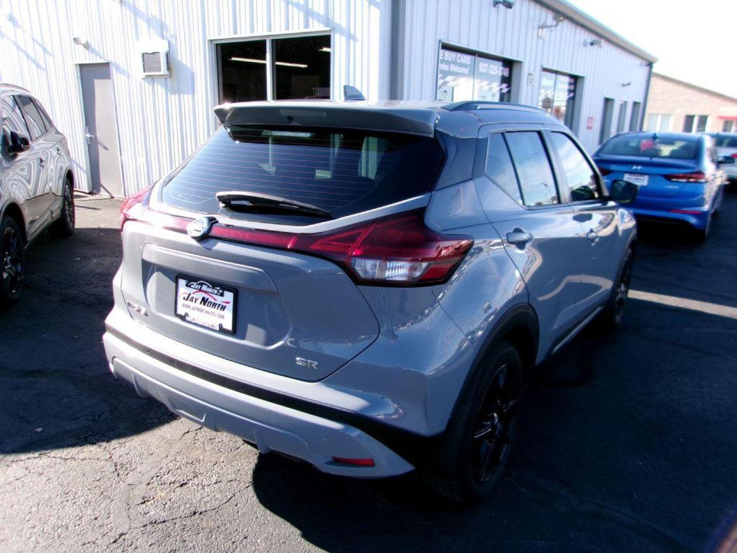 2021 GRAY NISSAN KICKS SR (3N1CP5DV1ML) with an 1.6L engine, Continuously Variable transmission, located at 501 E. Columbia St., Springfield, OH, 45503, (800) 262-7122, 39.925262, -83.801796 - *** 1 Owner *** Serviced and Detailed *** SR *** Apple CarPlay *** Blind Spot Warning *** Lane Depart Warning *** Cross Traffic Alert *** Remote Start *** LOADED *** Jay North Auto has offered hand picked vehicles since 1965! Our customer's enjoy a NO pressure buying experience with a small tow - Photo#3