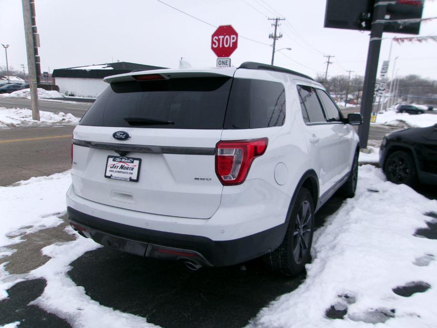 2017 WHITE FORD EXPLORER XLT (1FM5K8D83HG) with an 3.5L engine, Automatic transmission, located at 501 E. Columbia St., Springfield, OH, 45503, (800) 262-7122, 39.925262, -83.801796 - *** Premium Audio *** Remote Start *** Heated Steering Wheel *** Leather *** XLT Sport Appearance *** Blind Spot *** Serviced and Detailed *** Jay North Auto has offered hand picked vehicles since 1965! Our customer's enjoy a NO pressure buying experience with a small town feel. All of our vehi - Photo#2