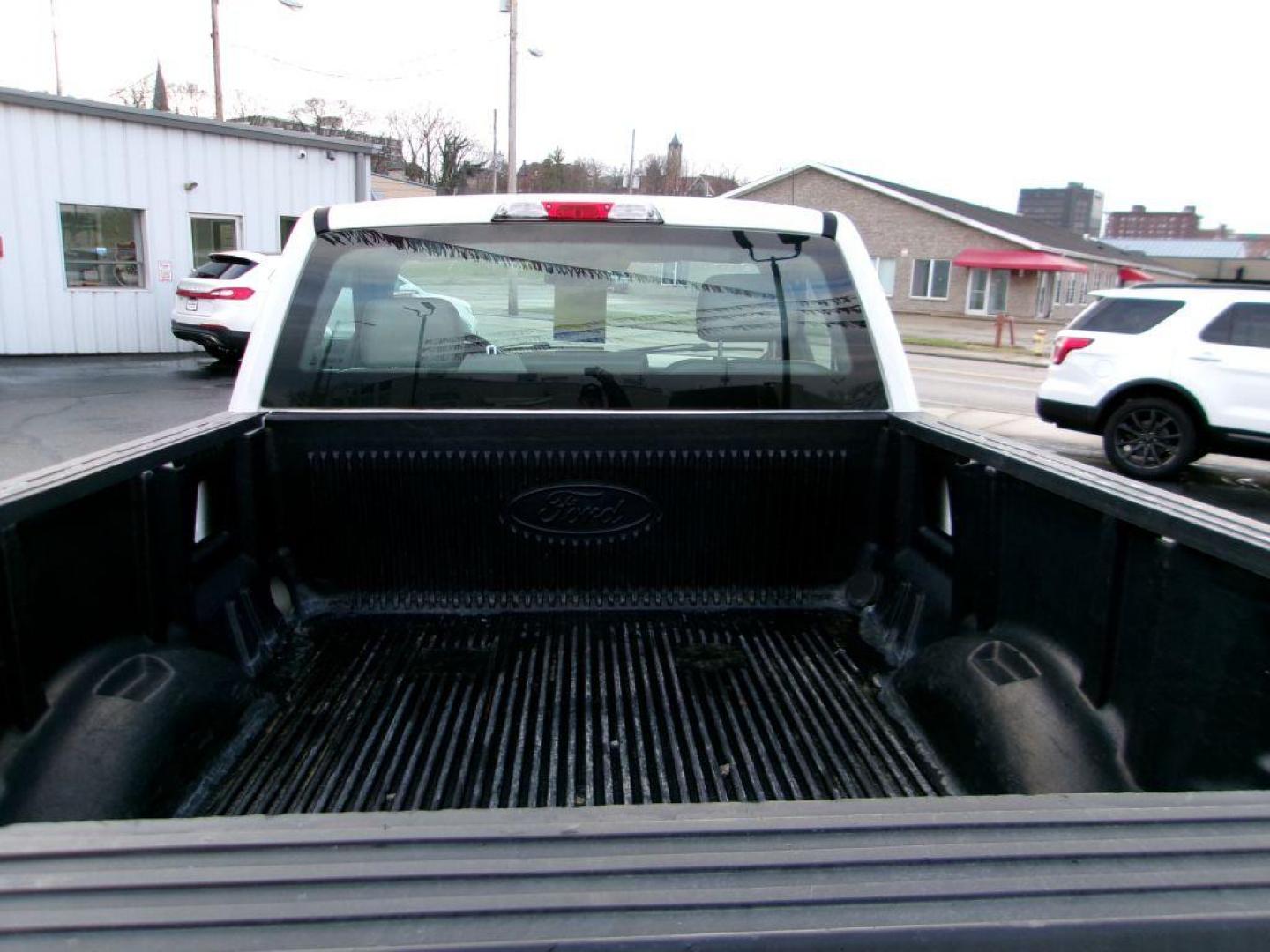 2016 WHITE FORD F150 REGULAR CAB (1FTMF1C89GF) with an 3.5L engine, Automatic transmission, located at 501 E. Columbia St., Springfield, OH, 45503, (800) 262-7122, 39.925262, -83.801796 - *** LOW MILES *** 1 Owner w/ Clean CarFax *** 3.5L V6 *** Serviced and Detailed *** Short Bed *** 15 Service Reconds *** Jay North Auto has offered hand picked vehicles since 1965! Our customer's enjoy a NO pressure buying experience with a small town feel. All of our vehicles get fully inspecte - Photo#5