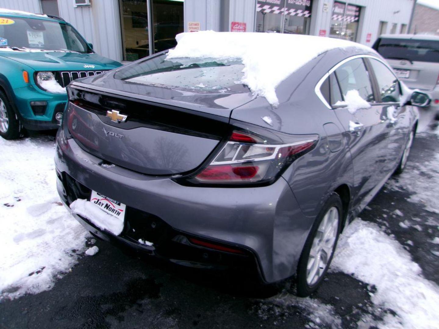 2018 GRAY CHEVROLET VOLT PREMIER (1G1RD6S5XJU) with an 1.5L engine, Automatic transmission, located at 501 E. Columbia St., Springfield, OH, 45503, (800) 262-7122, 39.925262, -83.801796 - *** Premier *** Serviced and Detailed *** Heated Front and Rear Seats *** Remote Start *** Bose Audio *** NICE *** Jay North Auto has offered hand picked vehicles since 1965! Our customer's enjoy a NO pressure buying experience with a small town feel. All of our vehicles get fully inspected and - Photo#5