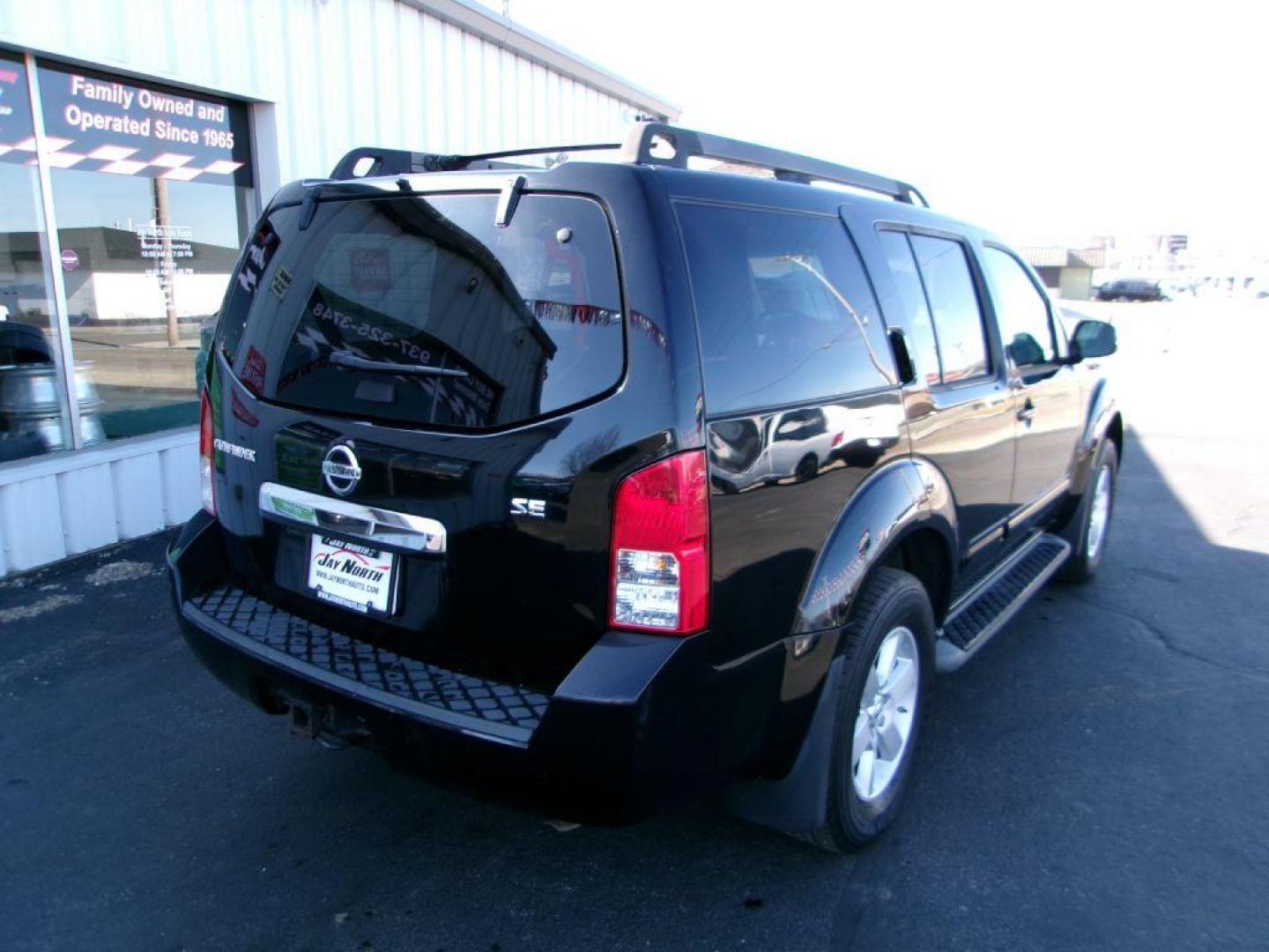 2008 BLACK NISSAN PATHFINDER SE (5N1AR18BX8C) with an 4.0L engine, Automatic transmission, located at 501 E. Columbia St., Springfield, OH, 45503, (800) 262-7122, 39.925262, -83.801796 - *** New Front Struts and End Links *** Serviced and Detailed *** 4.0L V6 4wd *** New Front and Rear Brakes *** New Lift Gate Shocks *** 26 Service Records on clean CarFax *** Jay North Auto has offered hand picked vehicles since 1965! Our customer's enjoy a NO pressure buying experience with a - Photo#3