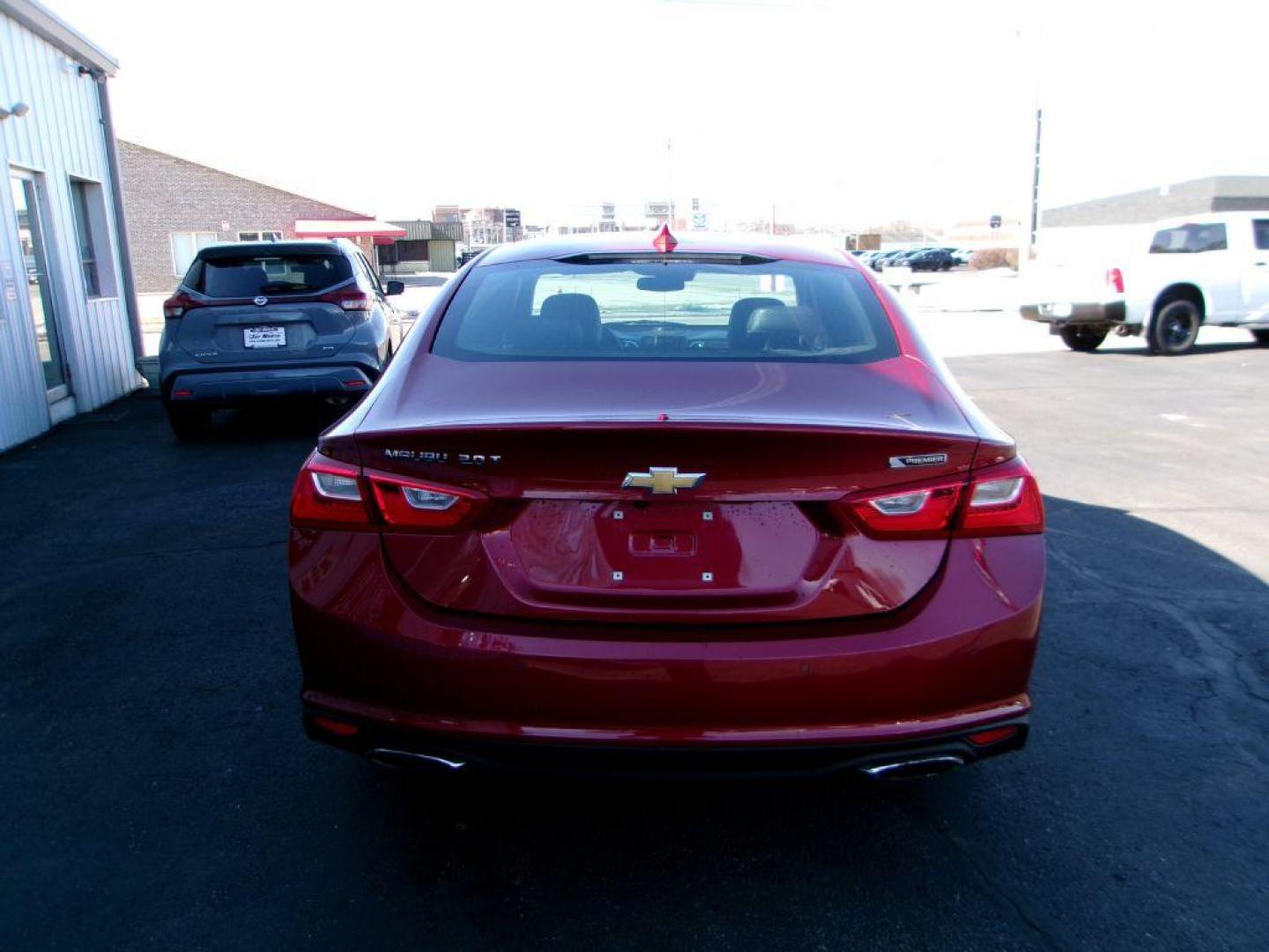 2018 RED CHEVROLET MALIBU PREMIER (1G1ZE5SX7JF) with an 2.0L engine, Automatic transmission, located at 501 E. Columbia St., Springfield, OH, 45503, (800) 262-7122, 39.925262, -83.801796 - *** Clean CarFax w/ 22 Service Records *** Premier *** FWD *** Serviced and Detailed *** Remote Start *** NICE *** Jay North Auto has offered hand picked vehicles since 1965! Our customer's enjoy a NO pressure buying experience with a small town feel. All of our vehicles get fully inspected and - Photo#4