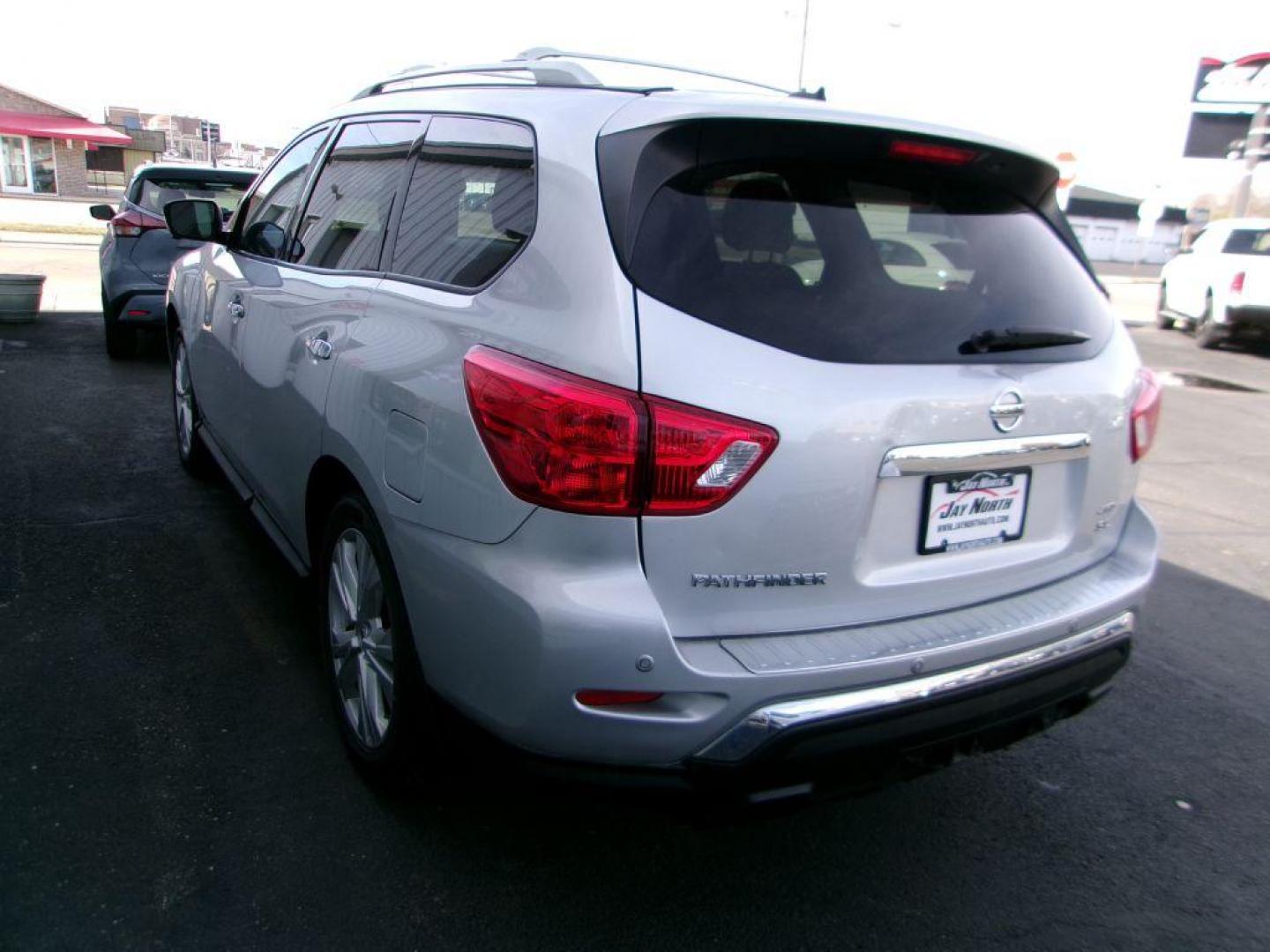 2018 SILVER NISSAN PATHFINDER SL (5N1DR2MM7JC) with an 3.5L engine, Continuously Variable transmission, located at 501 E. Columbia St., Springfield, OH, 45503, (800) 262-7122, 39.925262, -83.801796 - ***Clean Carfax***New Tires***New Front and Rear Pads and Rotors***SL***Heated leather Seating***Moonroof***3rd Row Seating***Serviced and Detailed*** Heated Steering Wheel *** Blind Spot *** Jay North Auto has offered hand picked vehicles since 1965! Our customer's enjoy a NO pressure buying - Photo#3