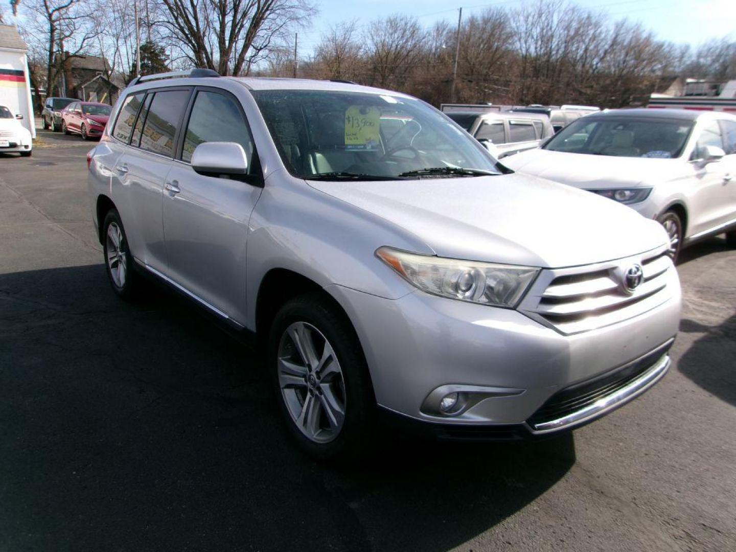 2011 SILVER TOYOTA HIGHLANDER LIMITED (5TDYK3EH5BS) with an 3.5L engine, Automatic transmission, located at 501 E. Columbia St., Springfield, OH, 45503, (800) 262-7122, 39.925262, -83.801796 - *** Limited *** Heated Leather Seats *** Moonroof *** JBL Audio *** 3rd Row Seating *** 3.5L V6 FWD *** Serviced and Detailed *** Clean CarFax w/ 23 Service Records *** Jay North Auto has offered hand picked vehicles since 1965! Our customer's enjoy a NO pressure buying experience with a small - Photo#1