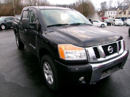 2011 NISSAN TITAN SV